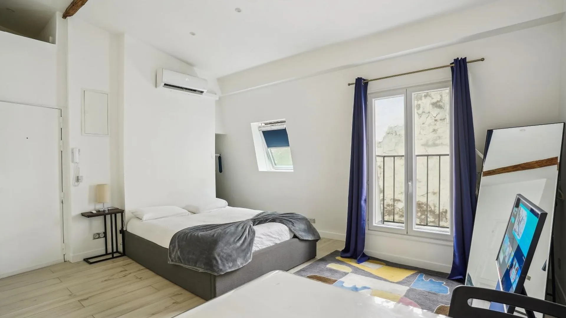 New Apartment Near Champs Elysees Paris 0*,  France